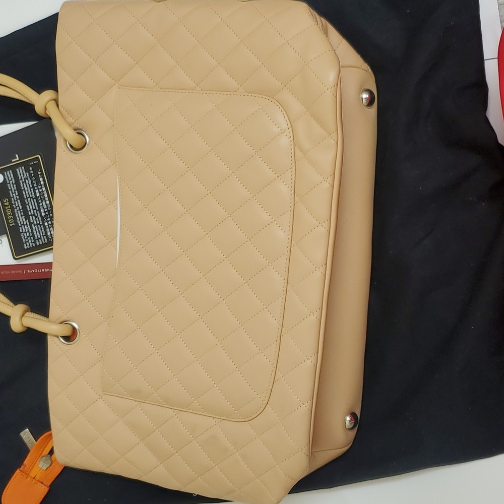 🤩Used twice 100% authentic Chanel calfskin tote bag "price firm" - Picture 6 of 17